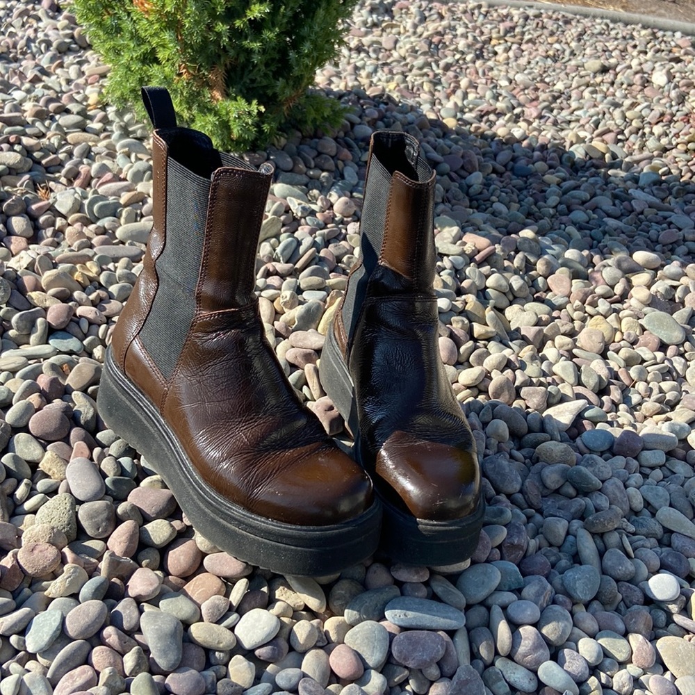 VAGABOND SHOEMAKERS
Brown Tara Ankle Boots EU size 37